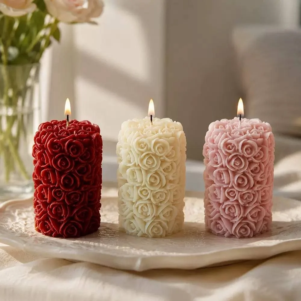 Cylindrical Roses Scented candle